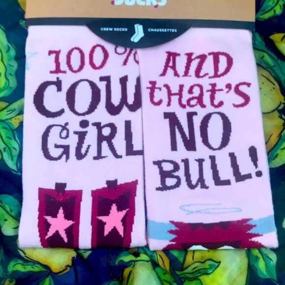 Brand New Hallmark Toe of a Kind 100% Cowgirl and That’s No Bull Pink Crew Socks - Picture 2 of 9